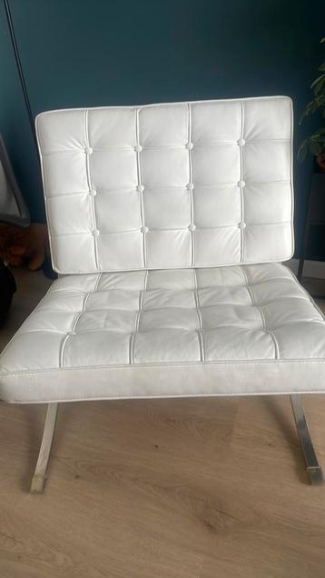 Barcelona design chair wit beschikbaar voor biedingen
