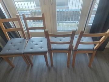 4 IVAR IKEA houten stoelen met kussens - afbeelding 1