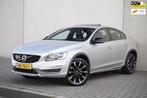 Volvo S60 Cross Country 2.0 D4 Nordic+, Leder Automaat, NAP, Auto's, Volvo, S60, Diesel, 22 km/l, Zilver of Grijs
