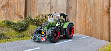Fendt 724 Gen 6 1:32 Universal Hobbies  beschikbaar voor biedingen