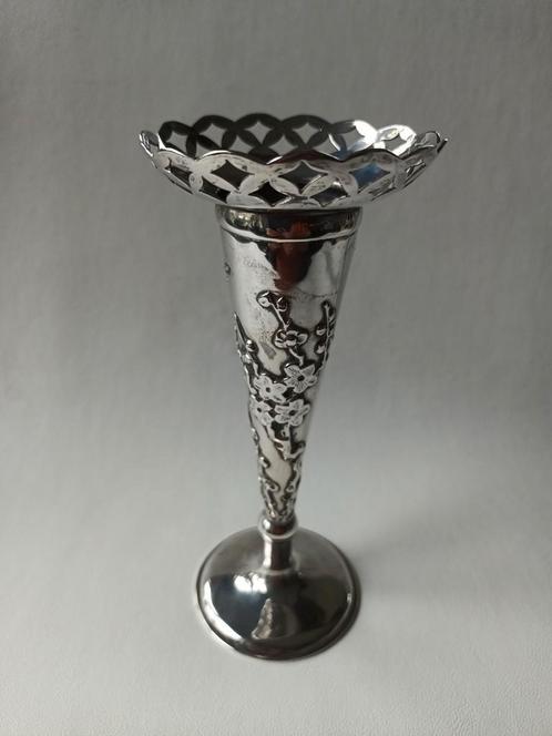 Antiek vaasje van Chinees Export Zilver, Antiek en Kunst, Antiek | Goud en Zilver, Zilver, Ophalen of Verzenden