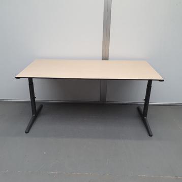 Ahrend Mehes bureau - 160x80 cm beschikbaar voor biedingen
