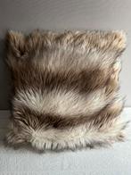 Kussens Unique Living Wolvenvacht, Huis en Inrichting, Woonaccessoires | Plaids en Woondekens, Ophalen of Verzenden, Zo goed als nieuw