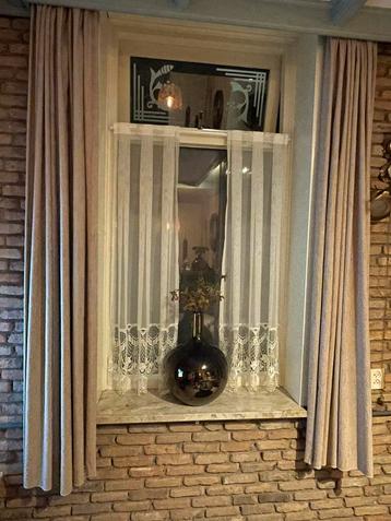 Gordijnen beschikbaar voor biedingen