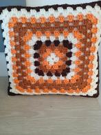 vintage handgemaakt gehaakt kussen, Huis en Inrichting, Woonaccessoires | Kussens, Ophalen of Verzenden, Zo goed als nieuw, Vierkant
