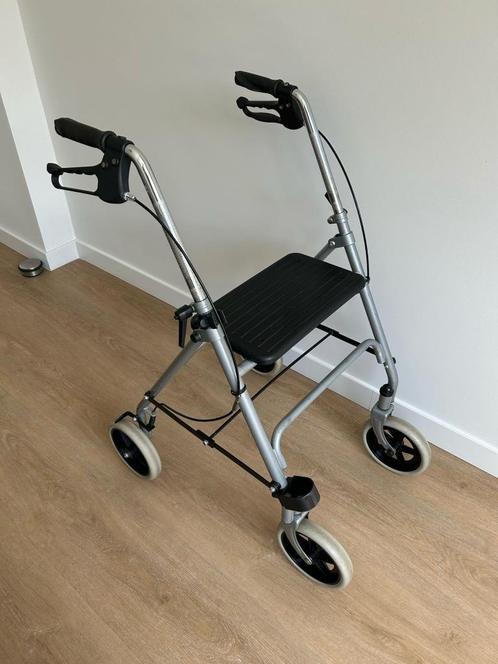 Lichtgewicht rollator met zitje, Diversen, Rollators, Gebruikt, Lichtgewicht, Opvouwbaar, Ophalen