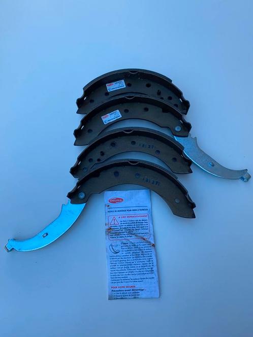 Delphi remschoenset LS1717, Auto-onderdelen, Remmen en Aandrijving, Citroën, Peugeot, Renault, Dacia, Nieuw, Ophalen of Verzenden