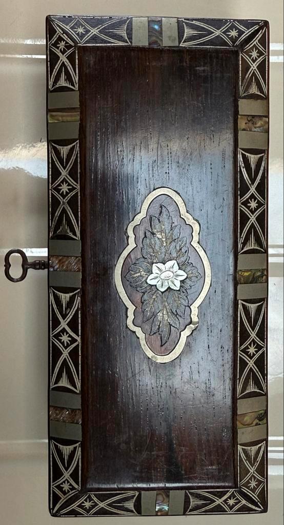 Antiek lepeldoosje met Parelmoer Inlegwerk en Sleutel, Antiek en Kunst, Antiek | Woonaccessoires, Ophalen of Verzenden