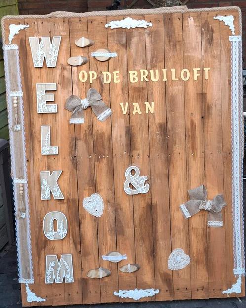 Bruiloft welkomstbord van hout, Huis en Inrichting, Woonaccessoires | Tekstborden en Spreuken, Zo goed als nieuw, Ophalen