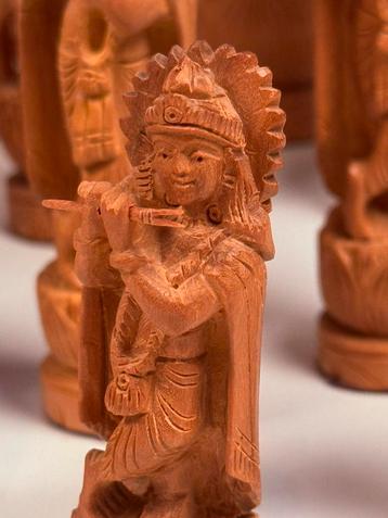 Sandal houten Krishna beeldjes,hand uitgesneden met fluitjes beschikbaar voor biedingen