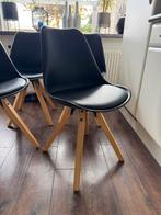 4 Zwarte Kuipstoelen met Houten Poten, Huis en Inrichting, Stoelen, Zwart, Ophalen of Verzenden, Zo goed als nieuw, Vier