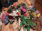 Grote partij kunstbloemen, + zak metkleinere en losse bloeme, Huis en Inrichting, Ophalen of Verzenden, Zo goed als nieuw