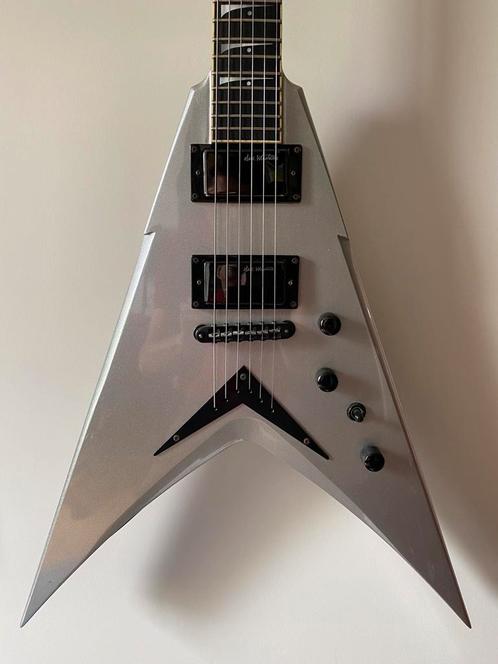 Dean VMNT Dave Mustaine (w/case), Muziek en Instrumenten, Snaarinstrumenten | Gitaren | Elektrisch, Zo goed als nieuw, Solid body