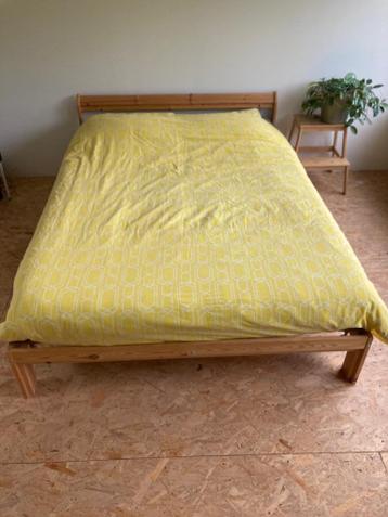 Grenen bedframe 140x200 cm, IKEA Neiden incl. lattenbodems - afbeelding 1