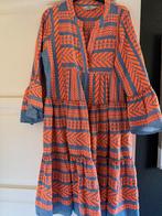 Mooie jurk van Devotion maat S valt groot, Kleding | Dames, Jurken, Ophalen of Verzenden, Zo goed als nieuw, Maat 38/40 (M), Onder de knie