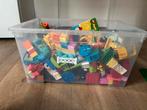 Grote bak Lego Duplo + Basisplaat, Kinderen en Baby's, Speelgoed | Duplo en Lego, Ophalen, Gebruikt, Losse stenen, Duplo