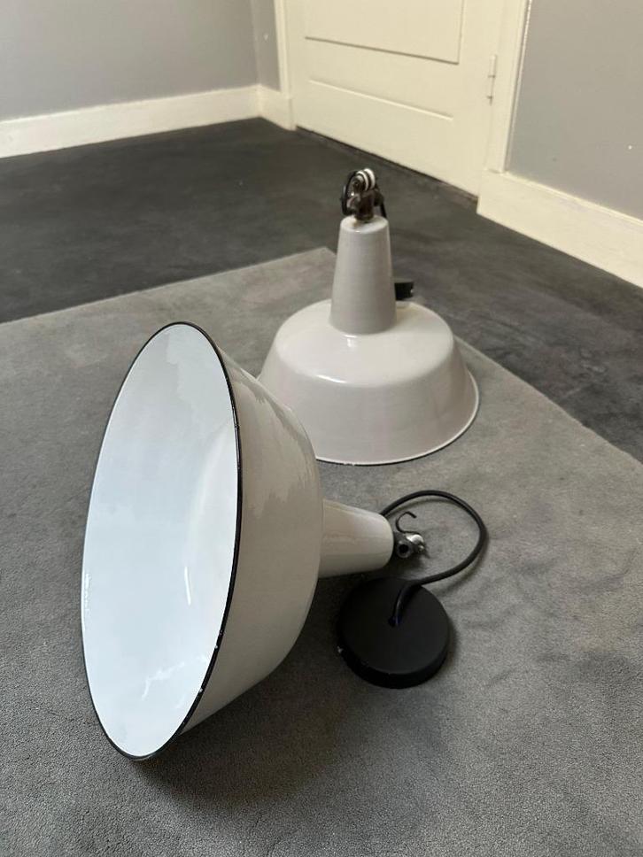 Industriële hanglampen (2x) - Grijs Emaille, Huis en Inrichting, Lampen | Hanglampen, Zo goed als nieuw, Minder dan 50 cm, Overige materialen