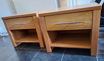 2 nachtkastjes beschikbaar voor biedingen