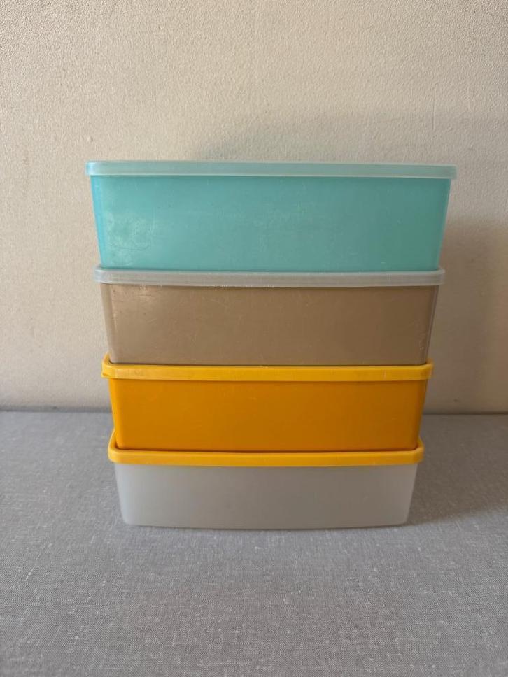I.Z.G.S Broodtrommels TUPPERWARE Broodtrommel 22,5x14x6,5 CM, Huis en Inrichting, Keuken | Tupperware, Gebruikt, Bus of Trommel