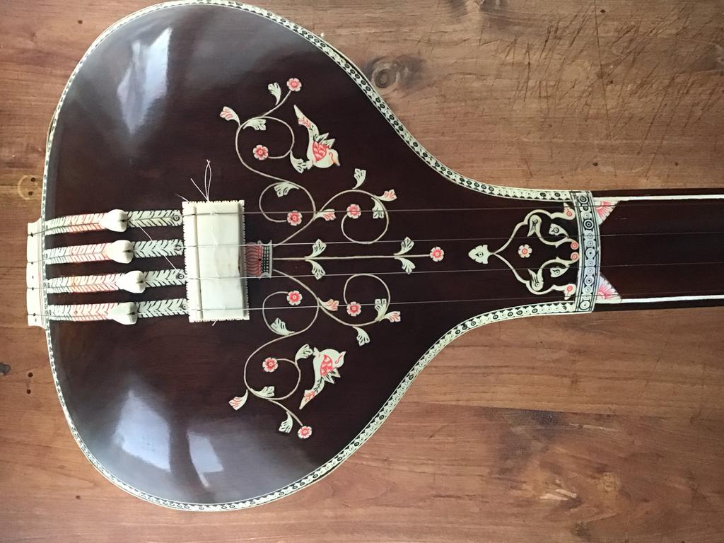 nog te koop. Mooie male Tanpura., Muziek en Instrumenten, Ophalen, Zo goed als nieuw, Luit, Saz of Bouzouki