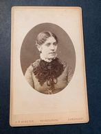 cdv carte de visite jongedame naam Dordrecht J G Hamater, Verzamelen, Foto's en Prenten, Verzenden, Voor 1940, Zo goed als nieuw