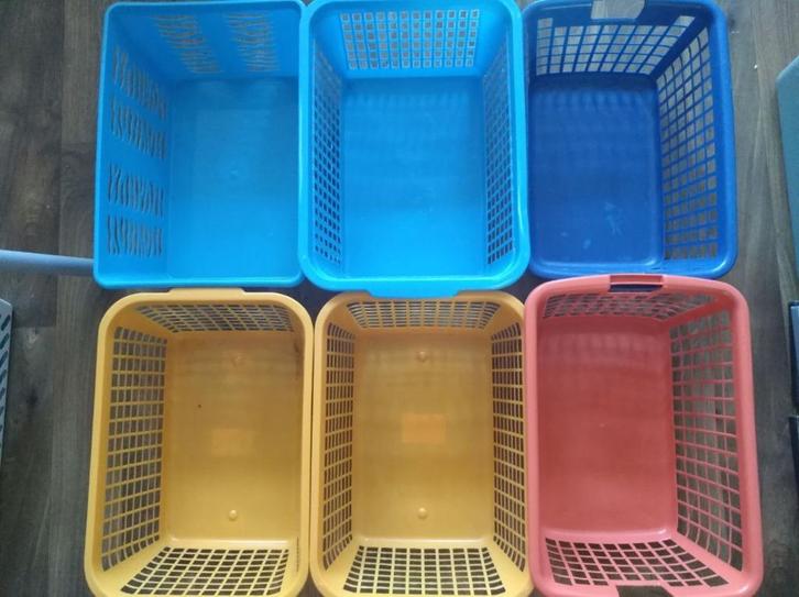 Aantal verschillende groot manden ( uitzoeken ), Huis en Inrichting, Woonaccessoires | Schalen en Manden, Gebruikt, Mand, Rechthoekig