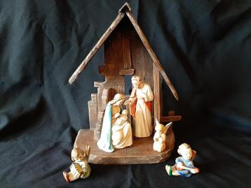 Retro houten Kerststal met Hummelbeeldjes  ) beschikbaar voor biedingen