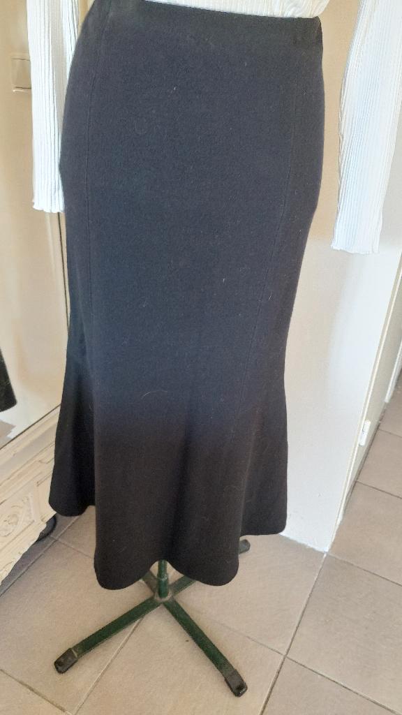 Rok Marc Cain, zwarte tricot, mt 42, Kleding | Dames, Rokken, Zo goed als nieuw, Maat 42/44 (L), Zwart, Onder de knie, Ophalen of Verzenden