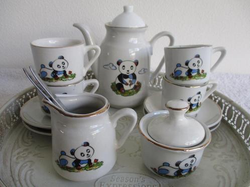 💙Douwe Egberts Kinderserviesje, Pandabeertje, panda., Antiek en Kunst, Antiek | Speelgoed, Ophalen of Verzenden