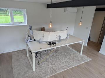 Bureau 230x100x75, wit beschikbaar voor biedingen