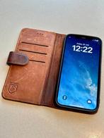 iPhone 12 Puntgaaf met leren bookcase beschermhoes. 64gb, Ophalen, Zo goed als nieuw, IPhone 12, Hoesje of Tasje