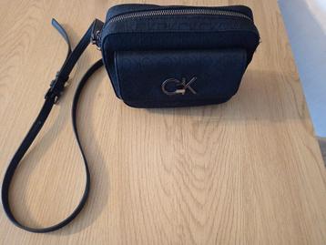 Calvin Klein Schoudertas beschikbaar voor biedingen