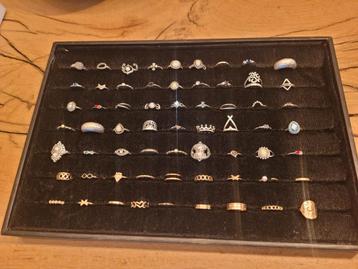 Partij ringen met display  beschikbaar voor biedingen