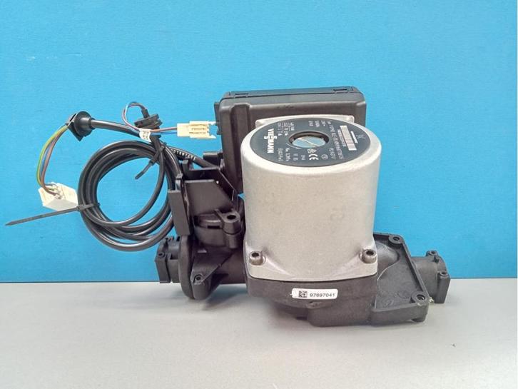 Cv pomp Viessmann Vitodens 200-W VIUPM2 RLE-70 Grundfos, Doe-het-zelf en Verbouw, Verwarming en Radiatoren, Gebruikt, Cv-ketel of Combi-ketel