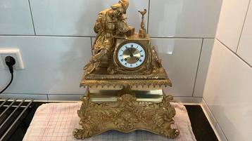 Bronzen pendule. beschikbaar voor biedingen