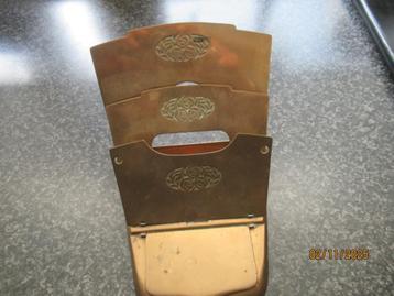 ANTIEK KOPER BEWERKTE BRIEVENHOUDER -ART NOUVEAU-CA1920 beschikbaar voor biedingen