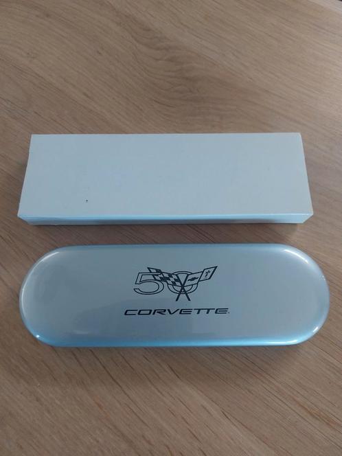 Corvette 50 Jaar Pin Set, Verzamelen, Speldjes, Pins en Buttons, Zo goed als nieuw, Speldje of Pin, Merk, Ophalen of Verzenden