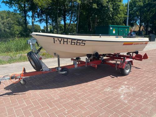 Theri fun polyester boot met trailer en motor, Watersport en Boten, Sloepen, Zo goed als nieuw, Tot 10 pk, 3 tot 6 meter, Buitenboordmotor