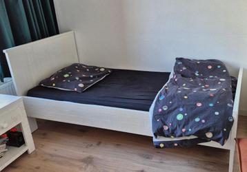 Kinderbed groot + kledingkast - erg mooi beschikbaar voor biedingen