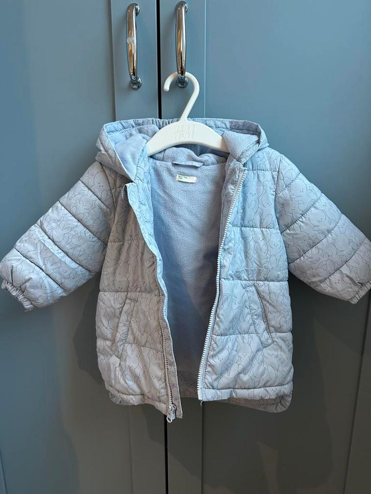 Babyjas maat 68 konijnenprint, Kinderen en Baby's, Babykleding | Maat 80, Zo goed als nieuw, Jongetje of Meisje, Ophalen