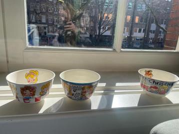 Blond Amsterdam kommetjes beschikbaar voor biedingen