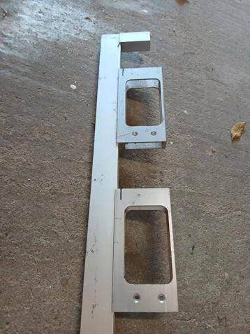 Aluminium freesmal set, van 4 Aluminium mallen op rail. beschikbaar voor biedingen