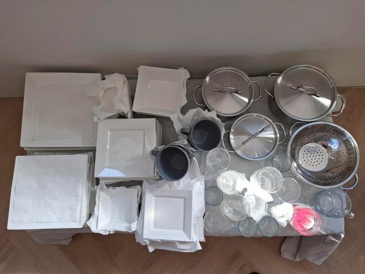 Complete Uitzet: Borden, Glazen, Pannen - BK, HEMA, Xenos, Huis en Inrichting, Keuken | Servies, Gebruikt, Compleet servies, Effen