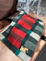 Wollen deken, Huis en Inrichting, Woonaccessoires | Plaids en Woondekens, Ophalen of Verzenden, Zo goed als nieuw