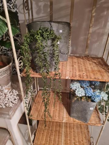 Nieuwe zinken planten hangers vanaf 7.95 beschikbaar voor biedingen