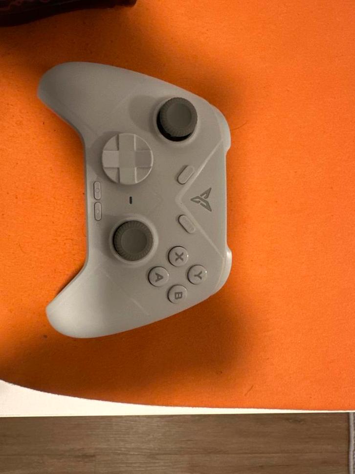 8Bitdo Black Myth & Flydigi Direwolf Controller, Spelcomputers en Games, Spelcomputers | Overige, Zo goed als nieuw, Ophalen