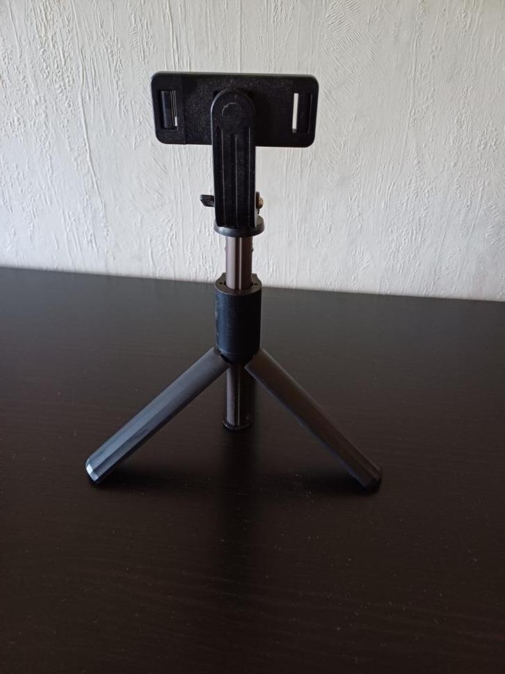 Selfie stick met statief & Bluetooth afstandsbediening, Telecommunicatie, Mobiele telefoons | Toebehoren en Onderdelen, Zo goed als nieuw