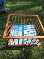 Poppenbox met kleed, Kinderen en Baby's, Speelgoed | Poppen, Ophalen, Gebruikt, Babypop