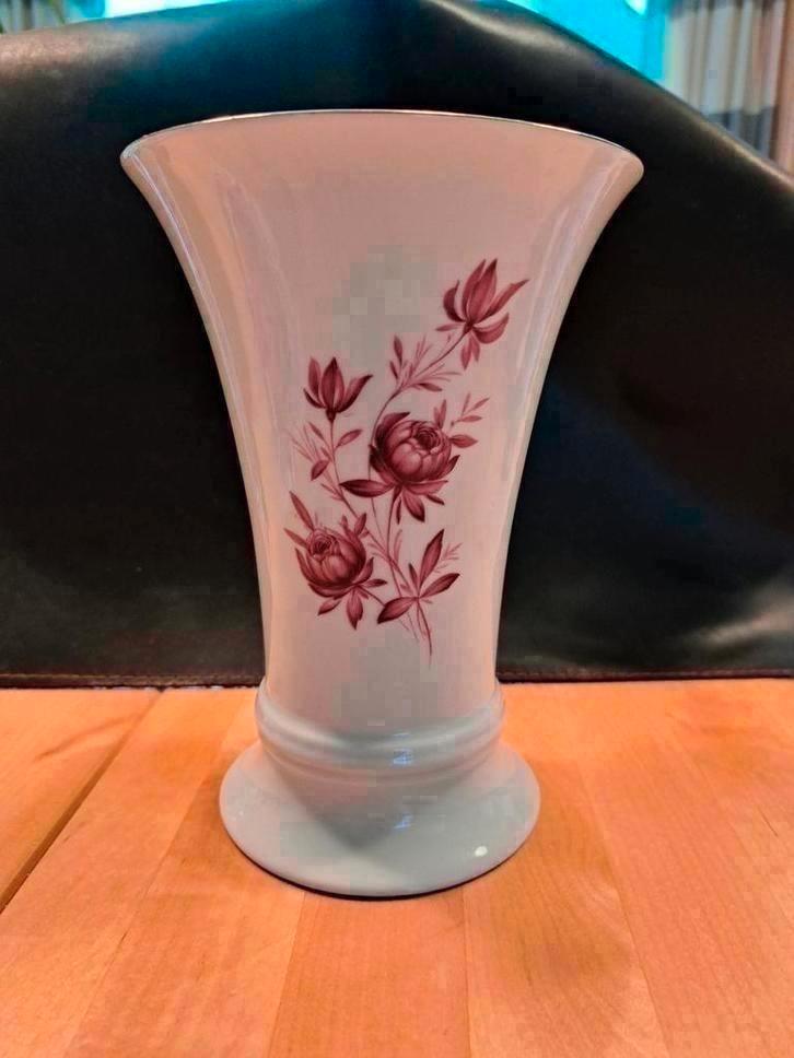 Mooie vaas van KPM, Antiek en Kunst, Curiosa en Brocante, Ophalen of Verzenden