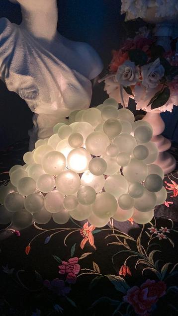 Glazen druiventros lamp beschikbaar voor biedingen
